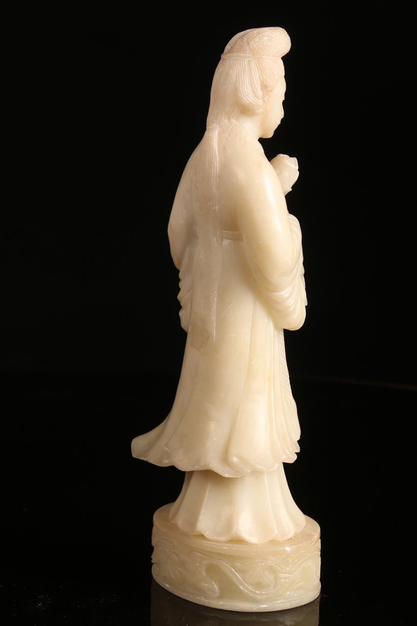 Kiinalainen saippuakivi figuuri / Chinese carved soapstone figure of woman - Image 5