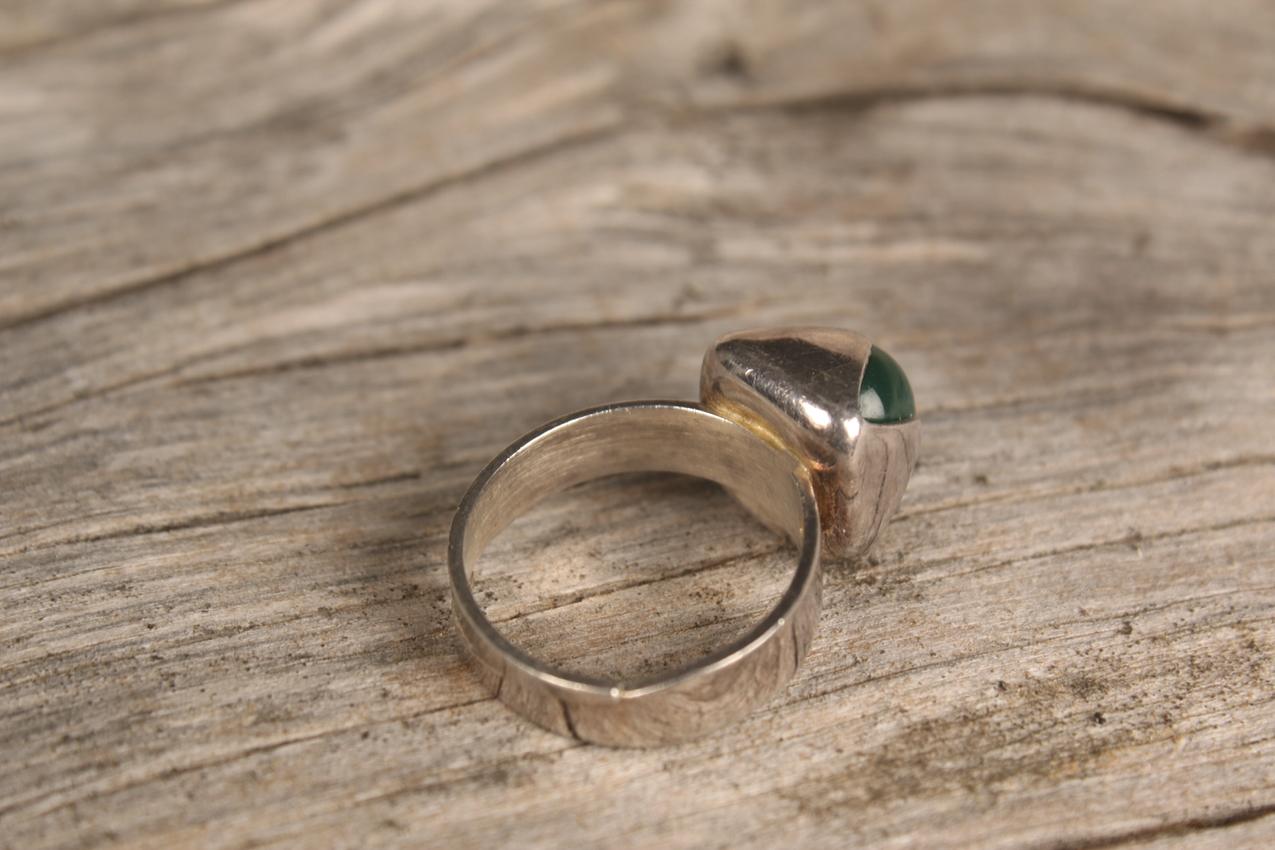 Elis Kauppi Kupittaan Kulta hopea sormus / Green Stone Silver Ring - Image 5