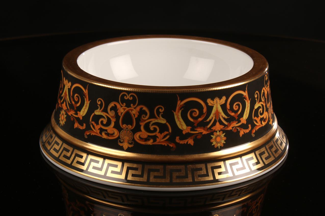 Versace lemmikin ruokakuppi / Versace´s 22k gold leafed Barocco pet bowl