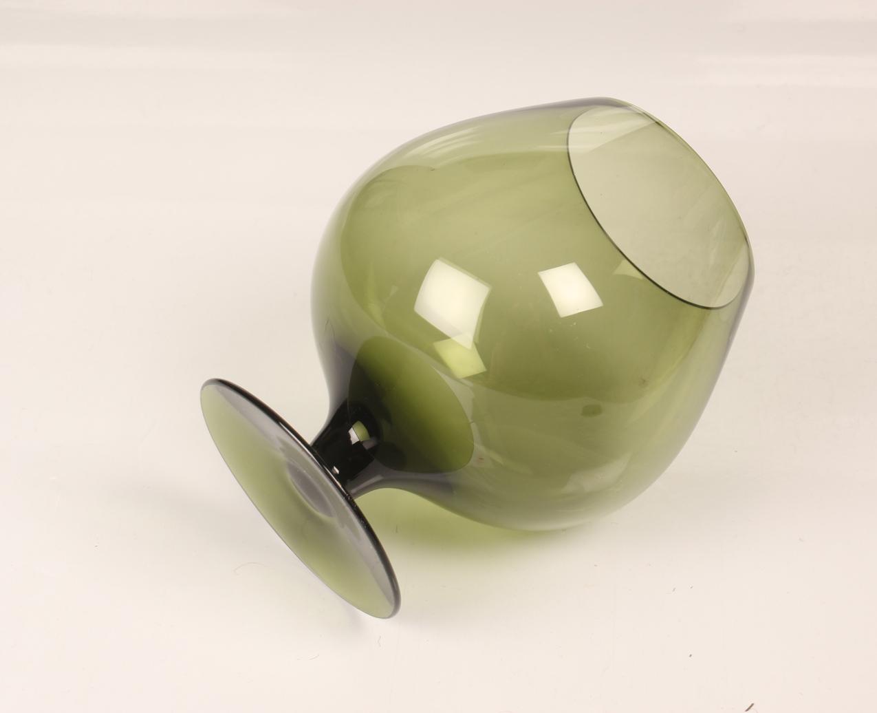Saara Hopea vihreä aromilasi maljakko Nuutajärvi / Moss green snifter Vase - Image 4