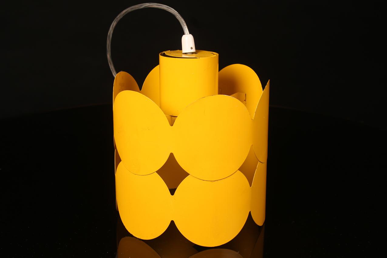 Retro Lival keltainen valaisin / Retro Lival yellow hanging lamp