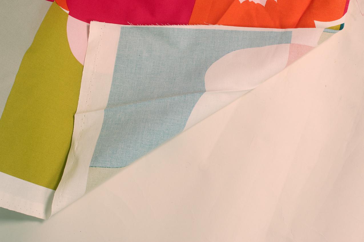 Marimekko Ruutu-Unikko kangas / Marimekko Square-Unikko fabric - Image 4