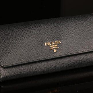 Prada Saffiano nahkainen lompakko