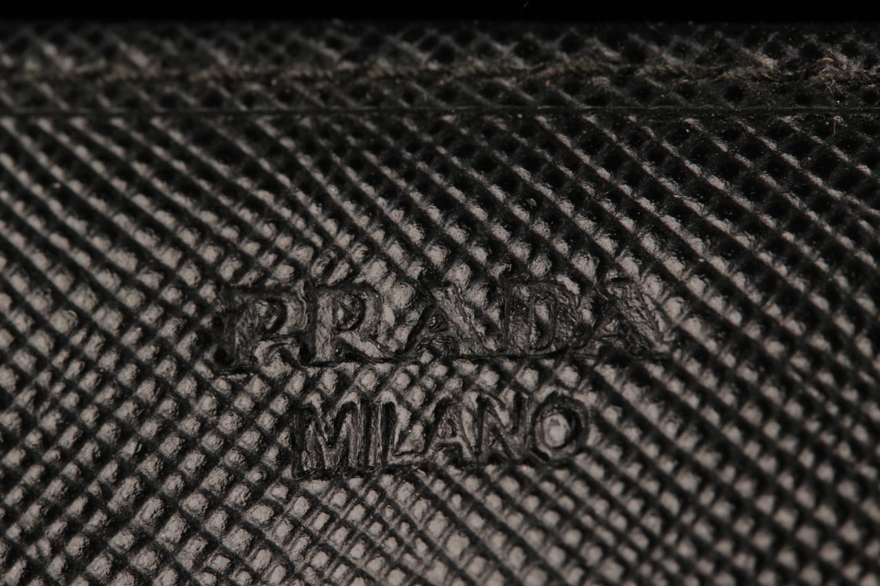 Prada Saffiano nahkainen lompakko - Image 7
