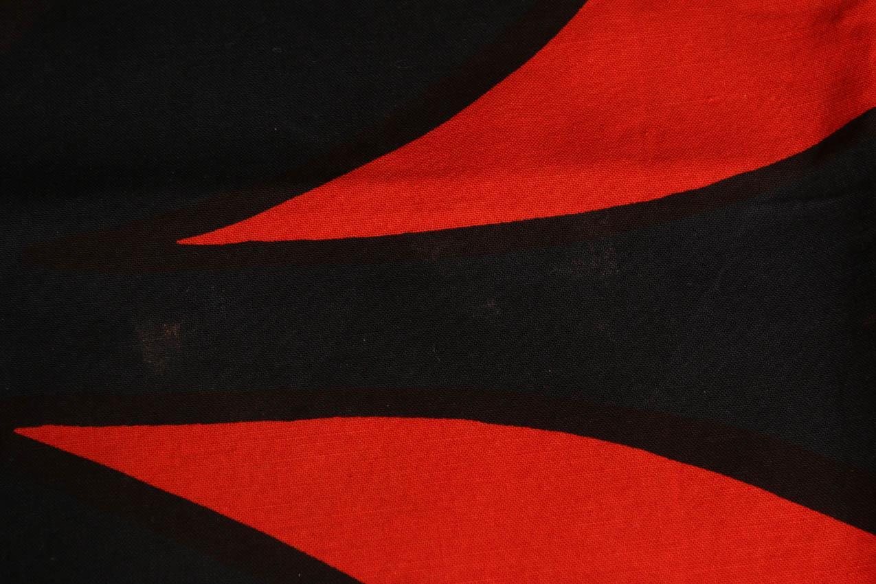 Vintage Marimekko punainen kangas “Kaivo” - Image 8