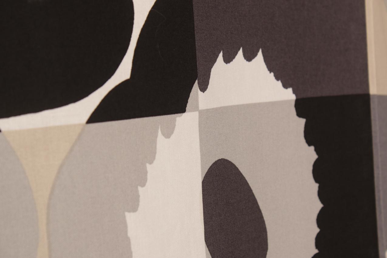 Marimekko harmaa Ruutu-Unikko kangas - Image 3