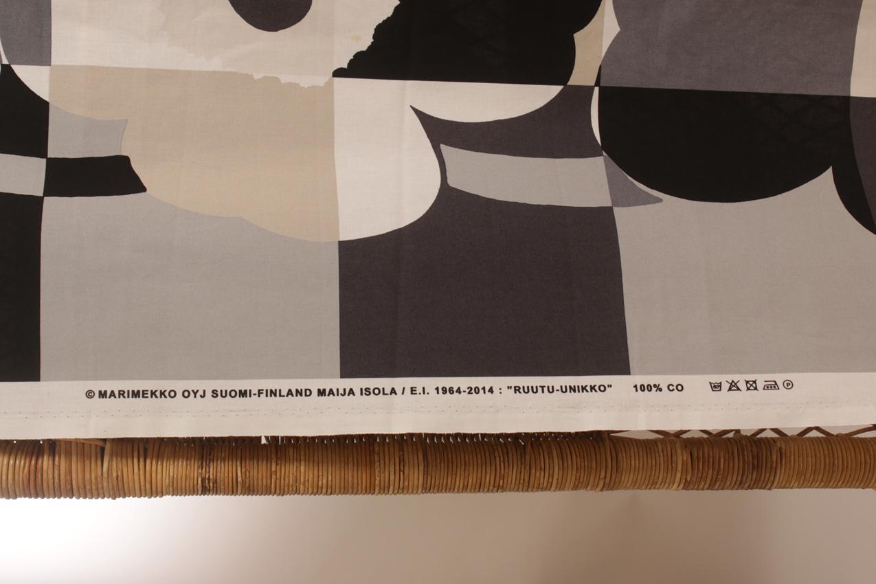 Marimekko harmaa Ruutu-Unikko kangas - Image 4