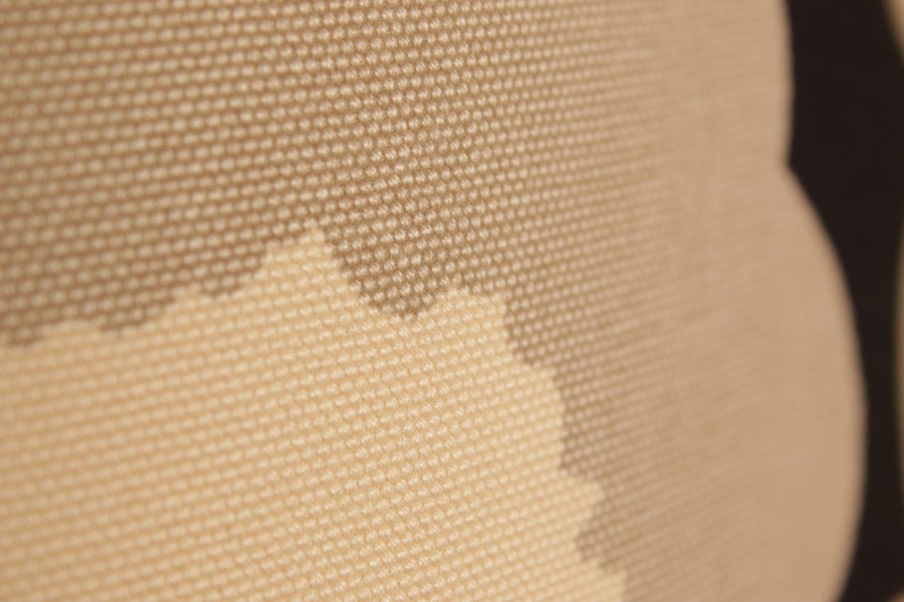 Marimekko beige musta “Pieni Unikko 2” canvas kangas - Image 3
