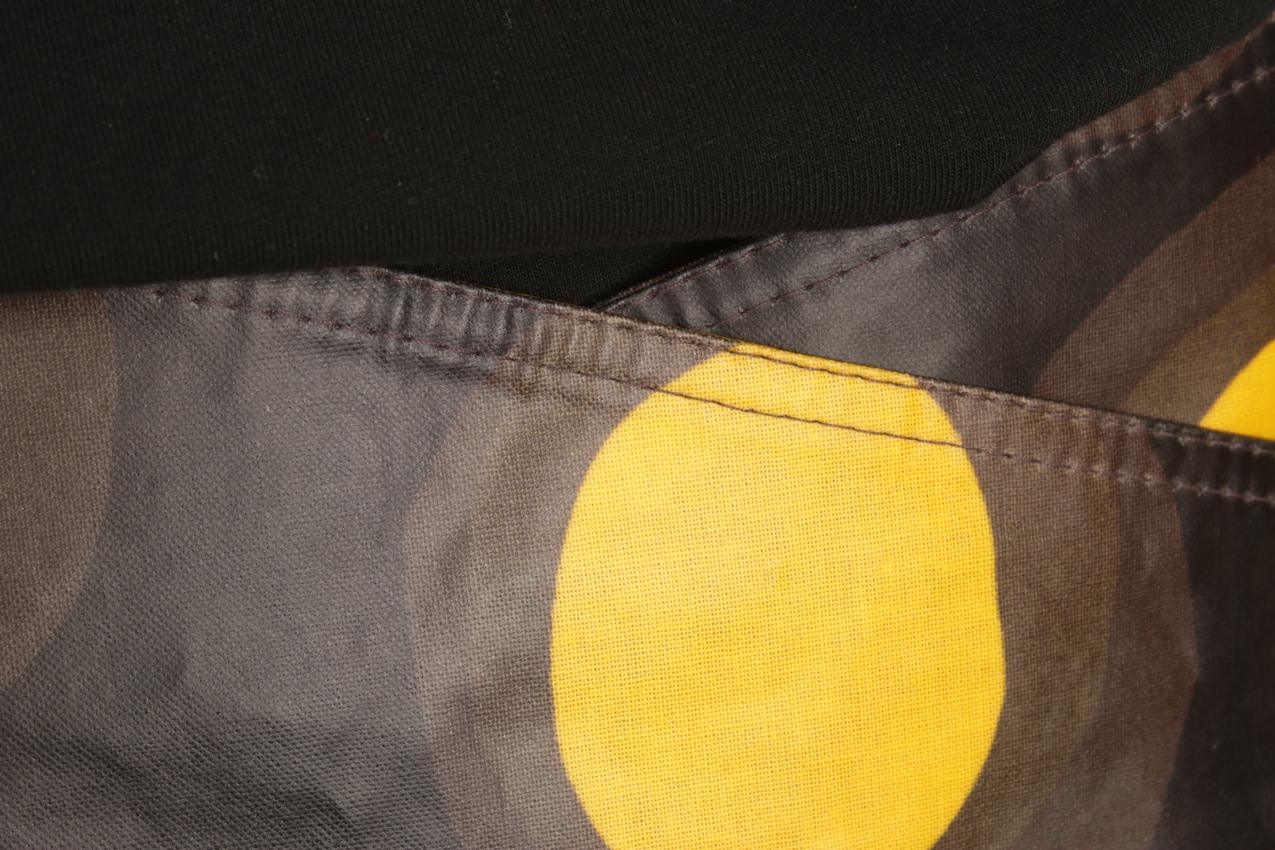 Vintage Marimekko Annika Rimala “Petrooli” PVC kietaisuhame “Läikät” - Image 4