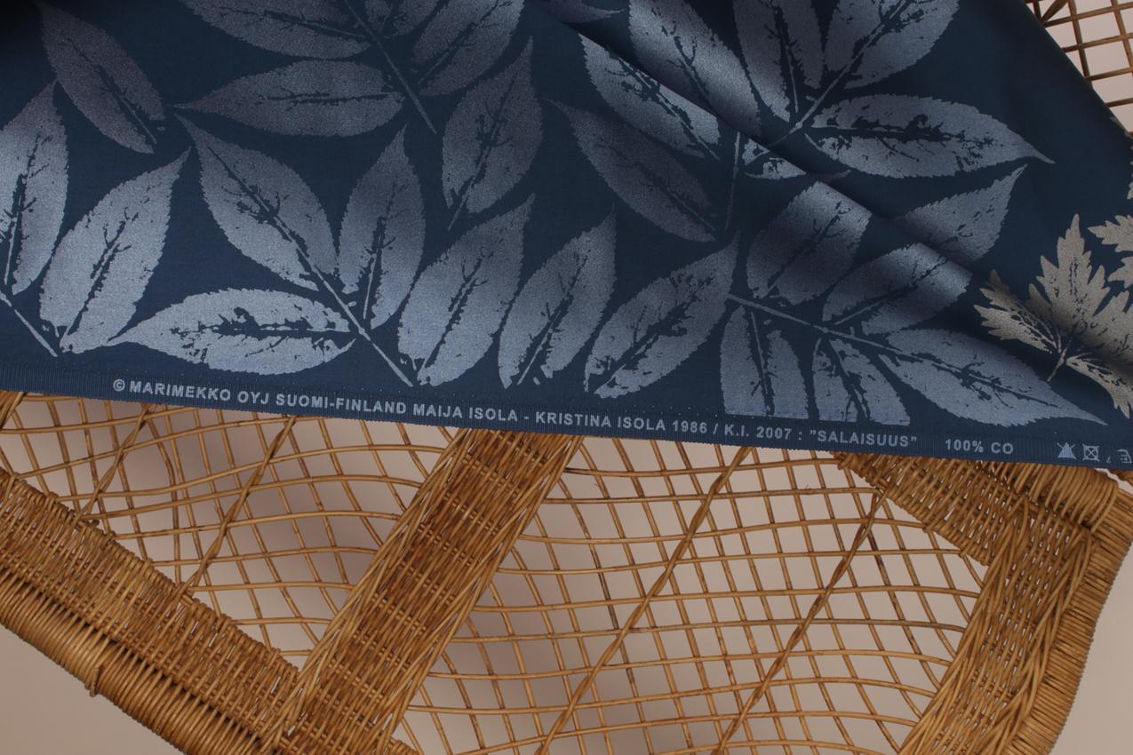 Marimekko sininen pöytäliina Maija Isola “Salaisuus” 147 x 360 - Image 6