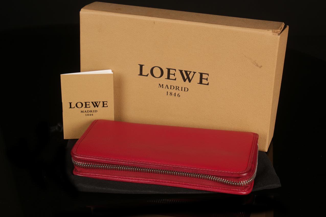 Loewe viininpunainen nahkainen lompakko