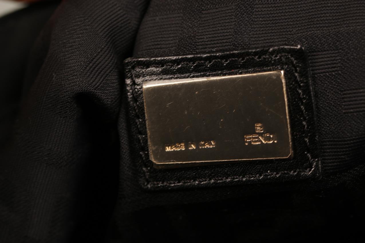 Fendi Spy musta satiini/nahka Hobo-laukku - Image 17