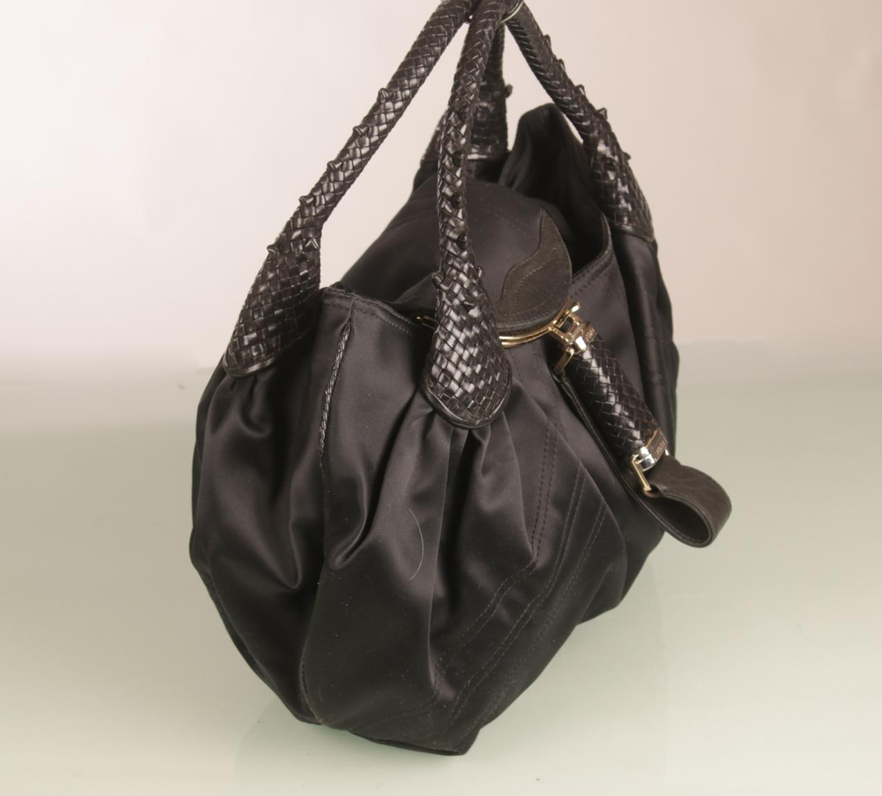 Fendi Spy musta satiini/nahka Hobo-laukku - Image 3