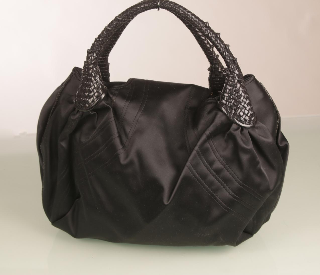 Fendi Spy musta satiini/nahka Hobo-laukku - Image 4