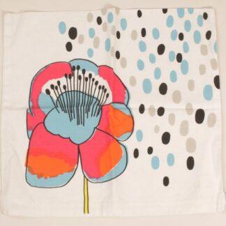 Marimekko tyynynpäällinen Jenny Tuominen “Unessa”