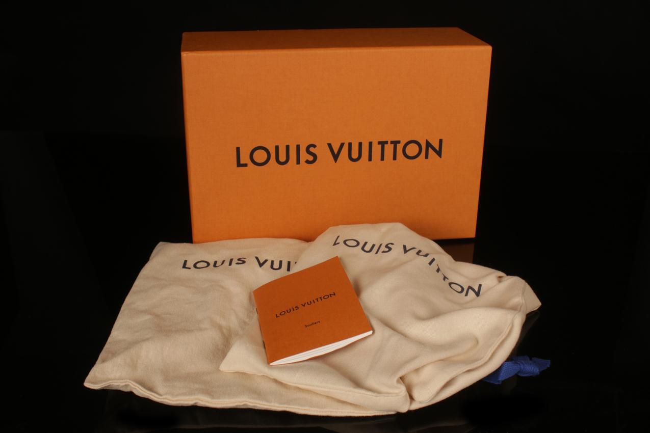 Louis Vuitton hopeanväriset nahkasandaalit 37 - Image 13