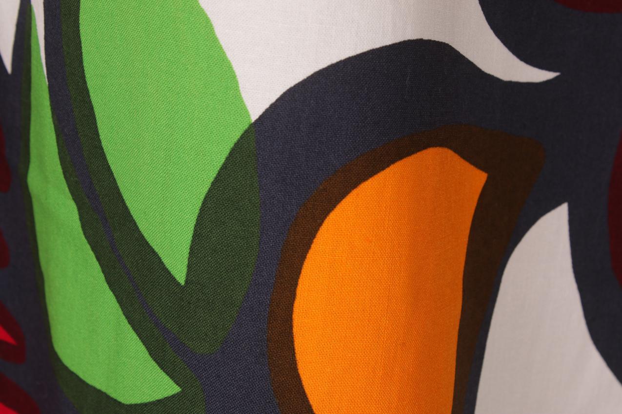Vintage Marimekko Maija Isola punavihreä "Oona" kangas 1969 - Image 5