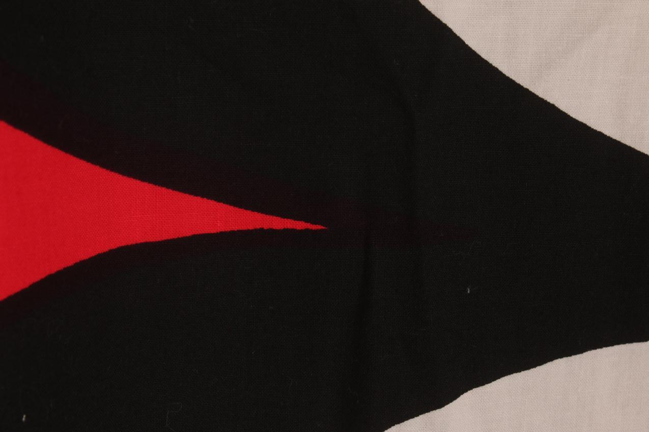 Vintage Marimekko Maija Isola punainen “Kaivo” kangas - Image 3
