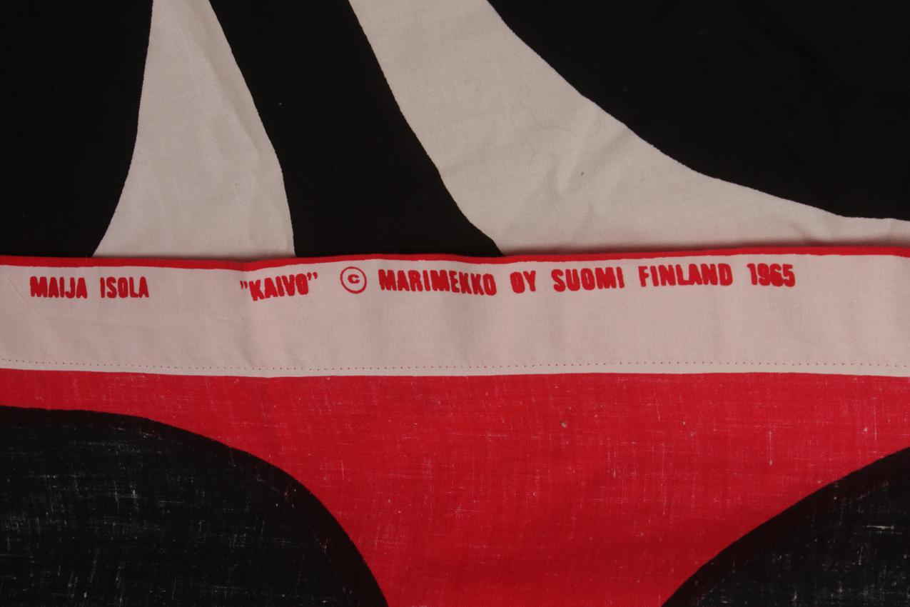 Vintage Marimekko Maija Isola punainen “Kaivo” kangas - Image 6