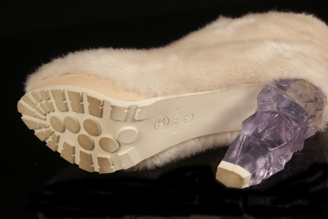 Chanel valkoiset tekoturkisnilkkurit 37 - Image 5
