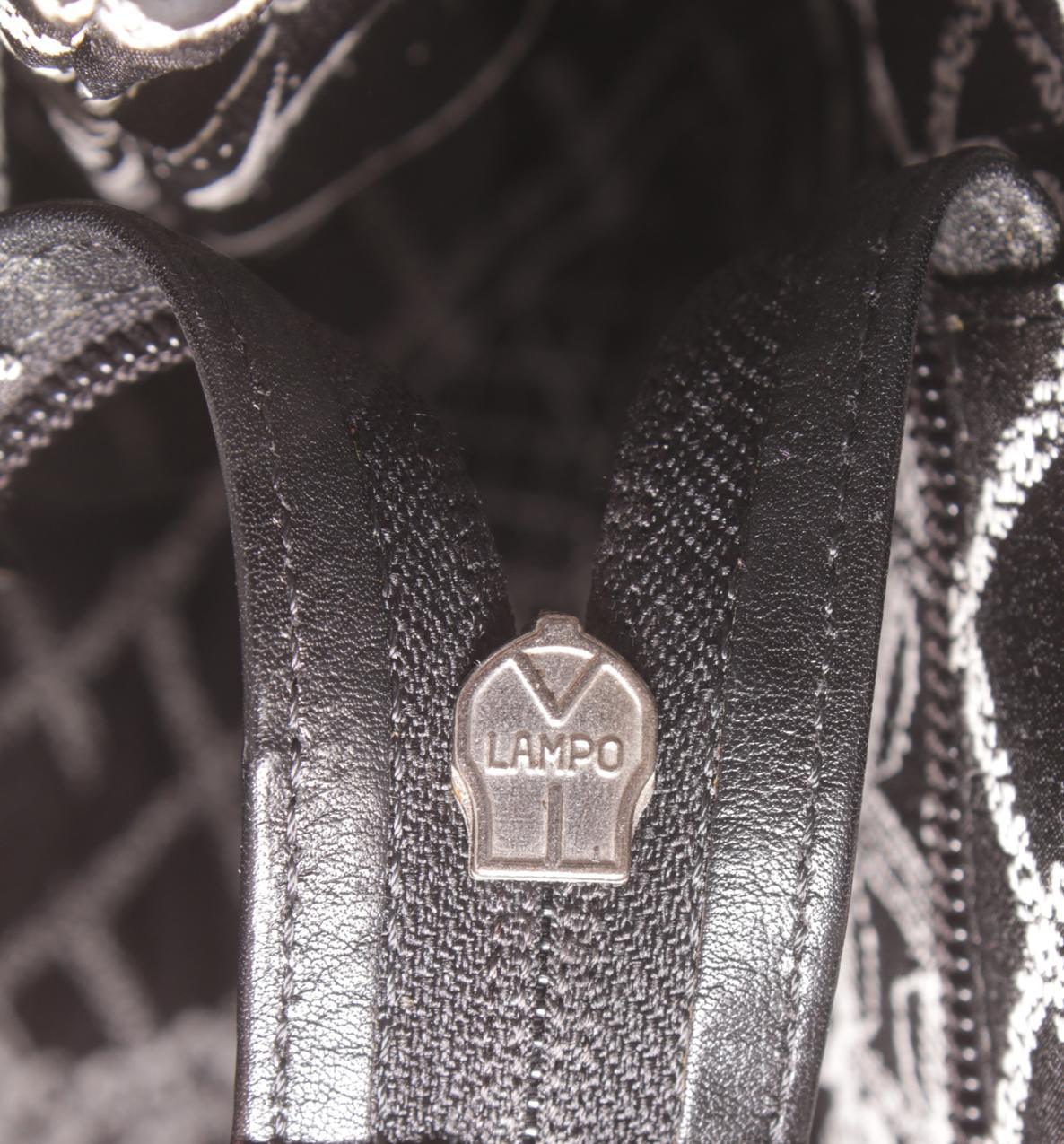 Chanel Medium Essential Rue Cambon musta nahkainen laukku - Image 15
