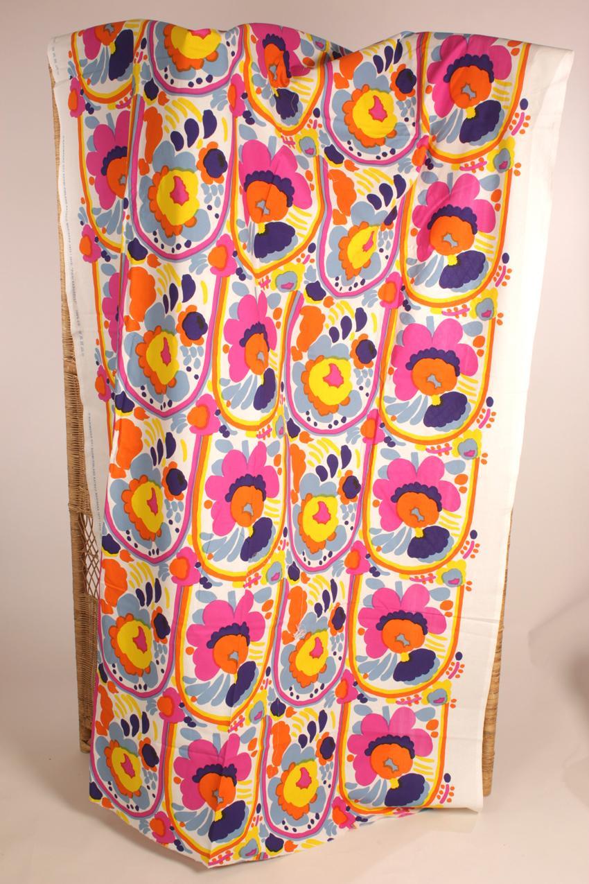 Marimekko Katsuji Wakisaka ”Pieni karuselli” -kangas