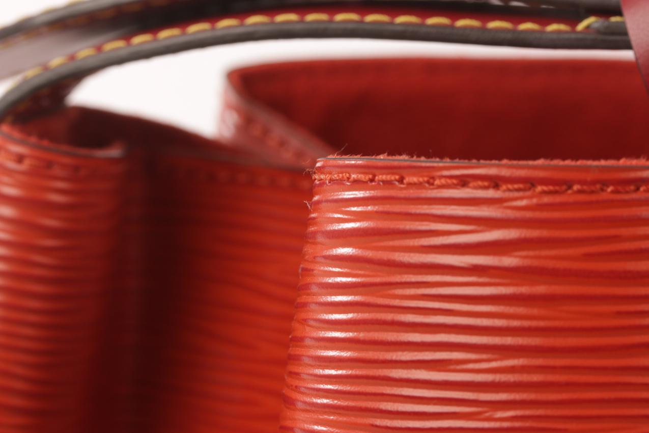 Louis Vuitton Rouille Epi Leather Twist bucket olkalaukku - Image 13