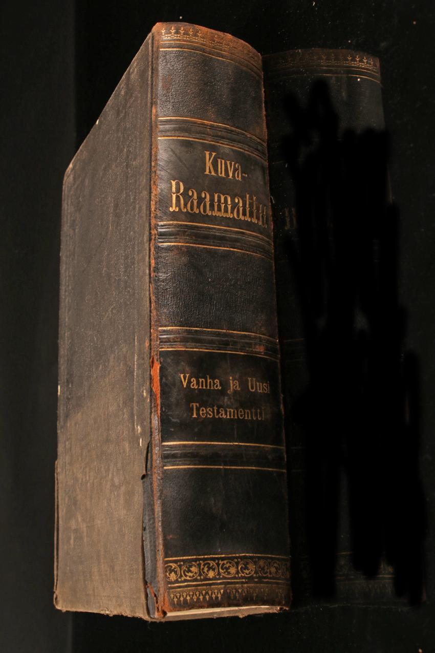 Antiikkinen ”Kodin kuvaraamattu” Biblia Gummerus Jyväskylä 1893
