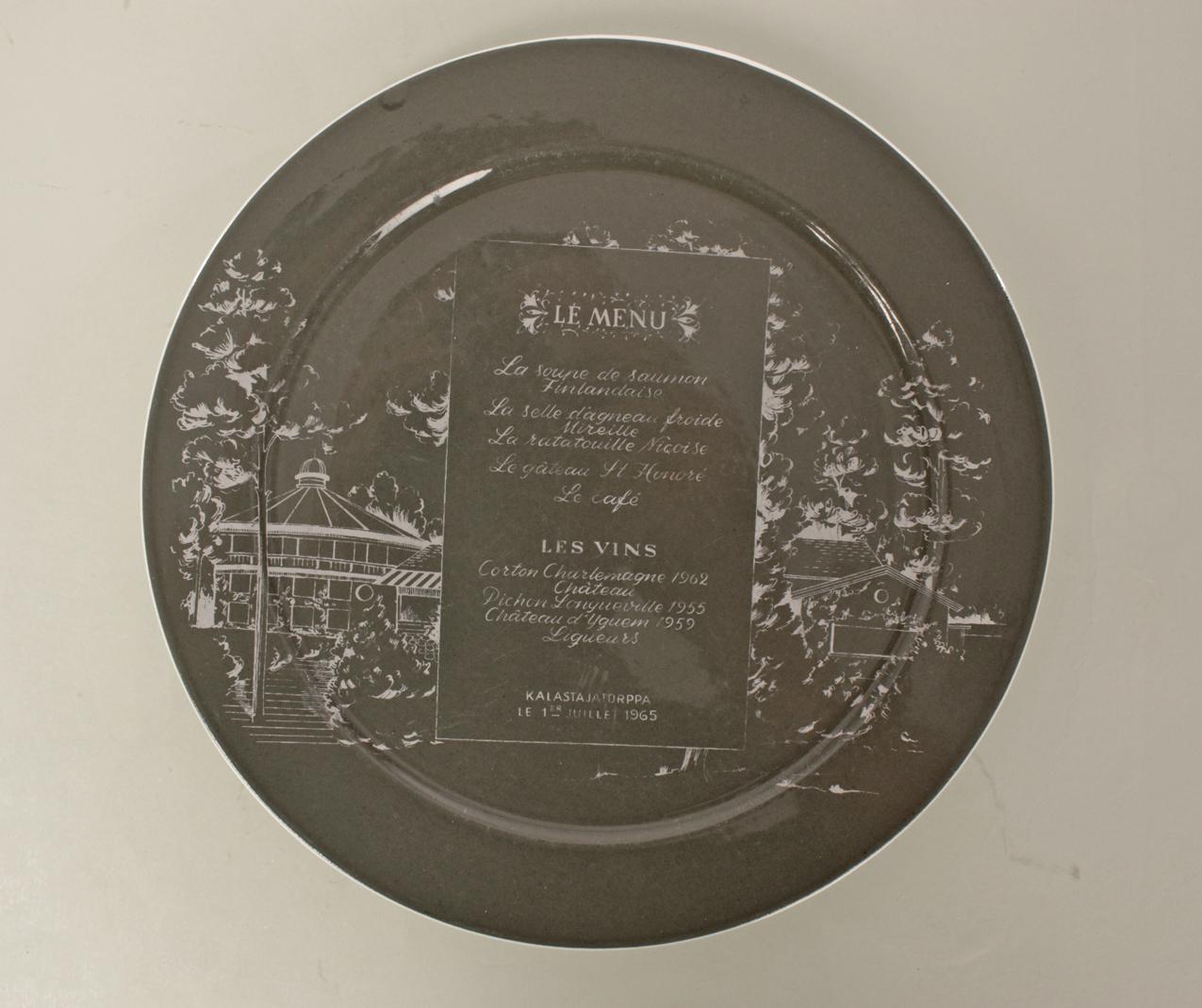 Arabia Kalastajatorppa harmaa Menu-lautanen 1.7.1965