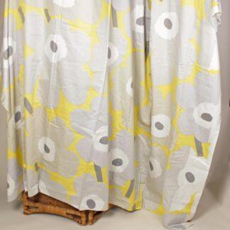 Marimekko keltaharmaa extra leveä “Unikko” satiinikangas