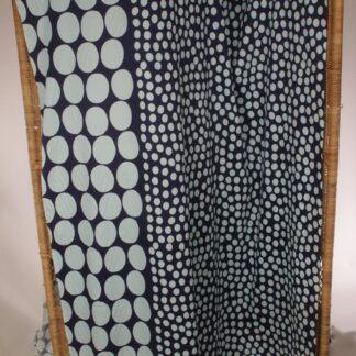 Marimekko sinisävyin ”Komeetta” satiinikangas