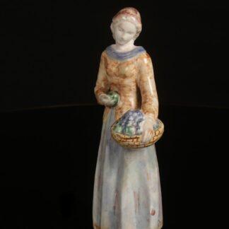 Michael Andersen & sons “Neito ja hedelmäkori” figuuri nro 5358 Tanska