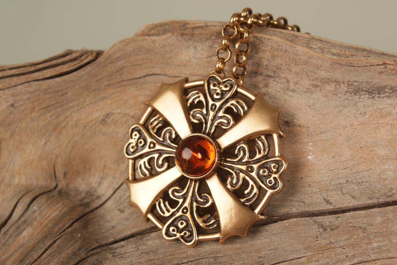 Vintage Kalevala Koru Kaisaleena Mäkelä ”Kuukiven koru” brooch pendant bronze