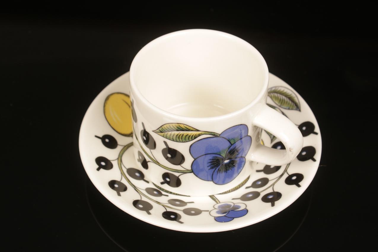 Arabia Birger Kaipiainen “Paratiisi” six coffee cups and saucers - Image 3