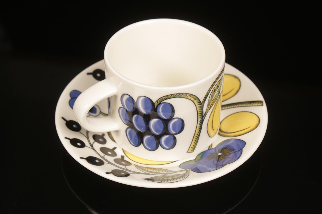 Arabia Birger Kaipiainen “Paratiisi” six coffee cups and saucers - Image 4