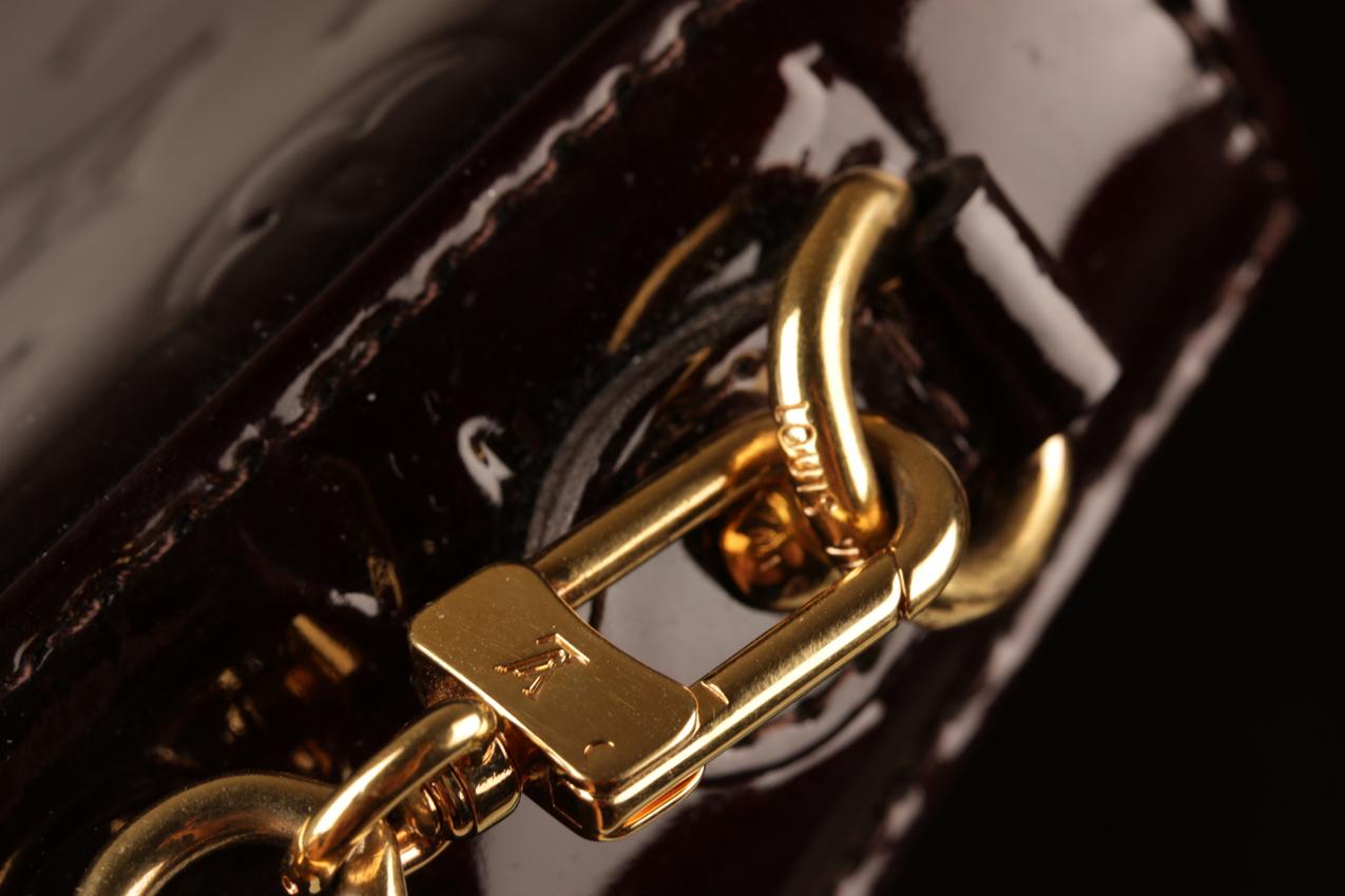 Louis Vuitton viininpunainen Amarante Monogram Vernis Bel Air laukku - Image 10