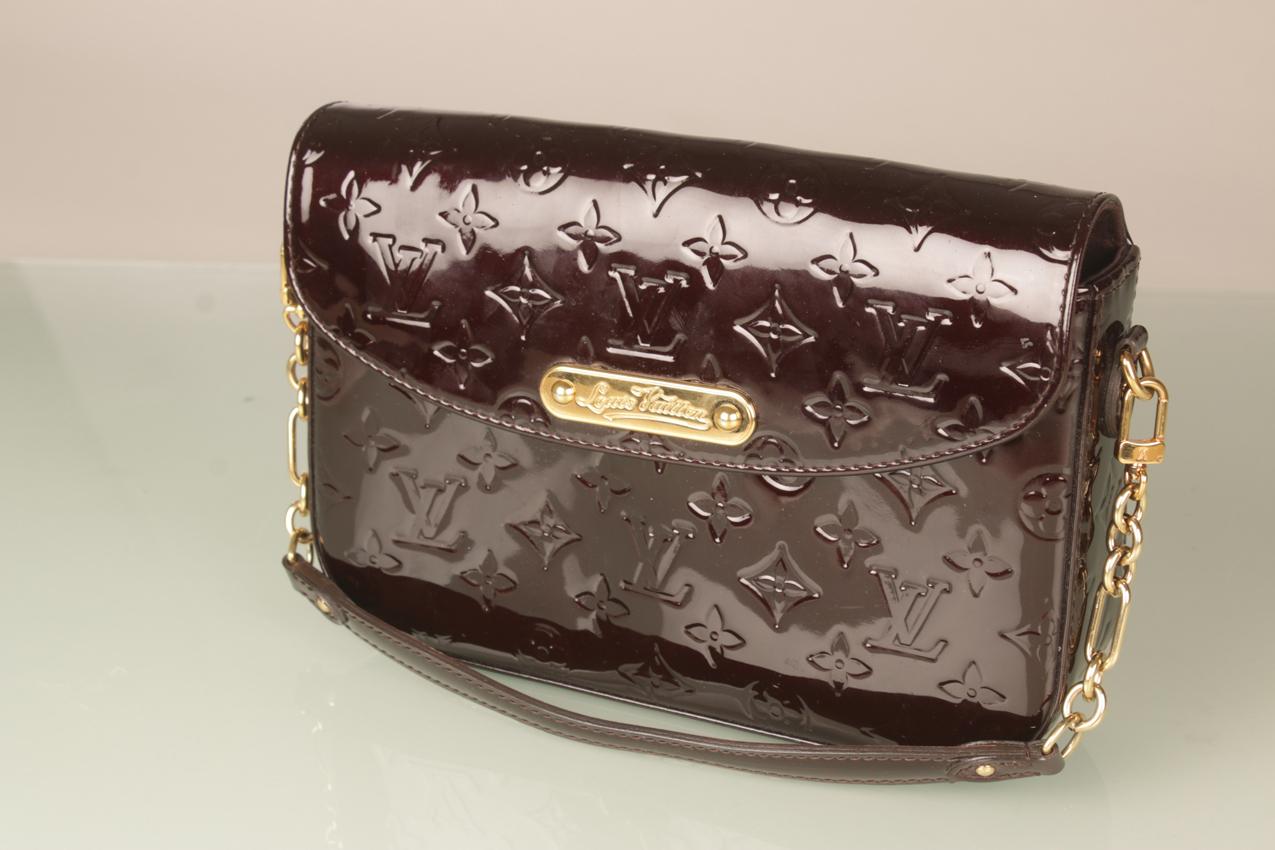 Louis Vuitton viininpunainen Amarante Monogram Vernis Bel Air laukku