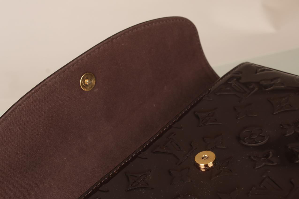 Louis Vuitton viininpunainen Amarante Monogram Vernis Bel Air laukku - Image 7