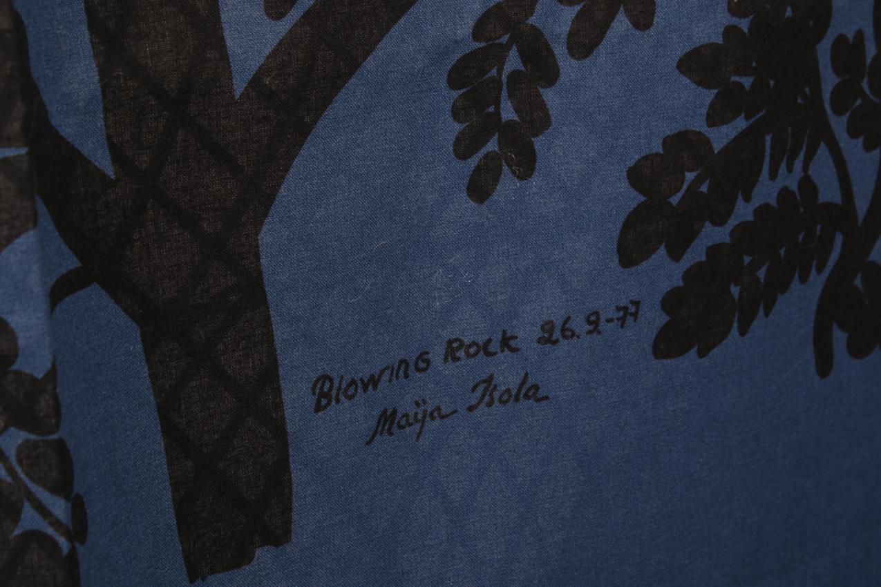 Vintage Marimekko Maija Isola “Puu kuutamossa” ”Blowing rock” kangas - Image 3